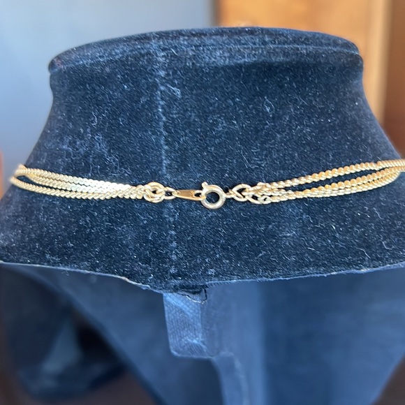 3 layered Gold Looking Thin Necklace - Picture 2 of 2